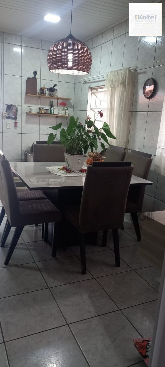 Convido você a conhecer esta encantadora casa, localizada em Gravataí/RS.