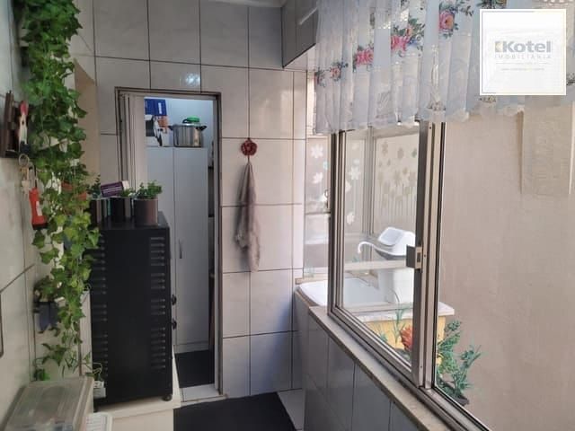 Apartamento de três dormitórios no bairro Rio Branco em Porto Alegre. — foto 4