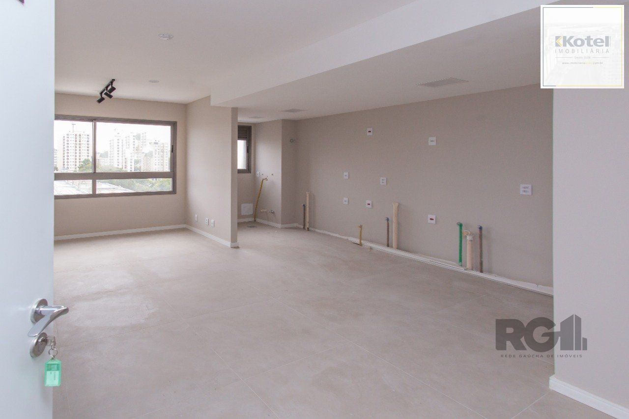 Apartamento de 1 dormitório com churrasqueira ao lado do Shopping Iguatemi e Bourbon Country.