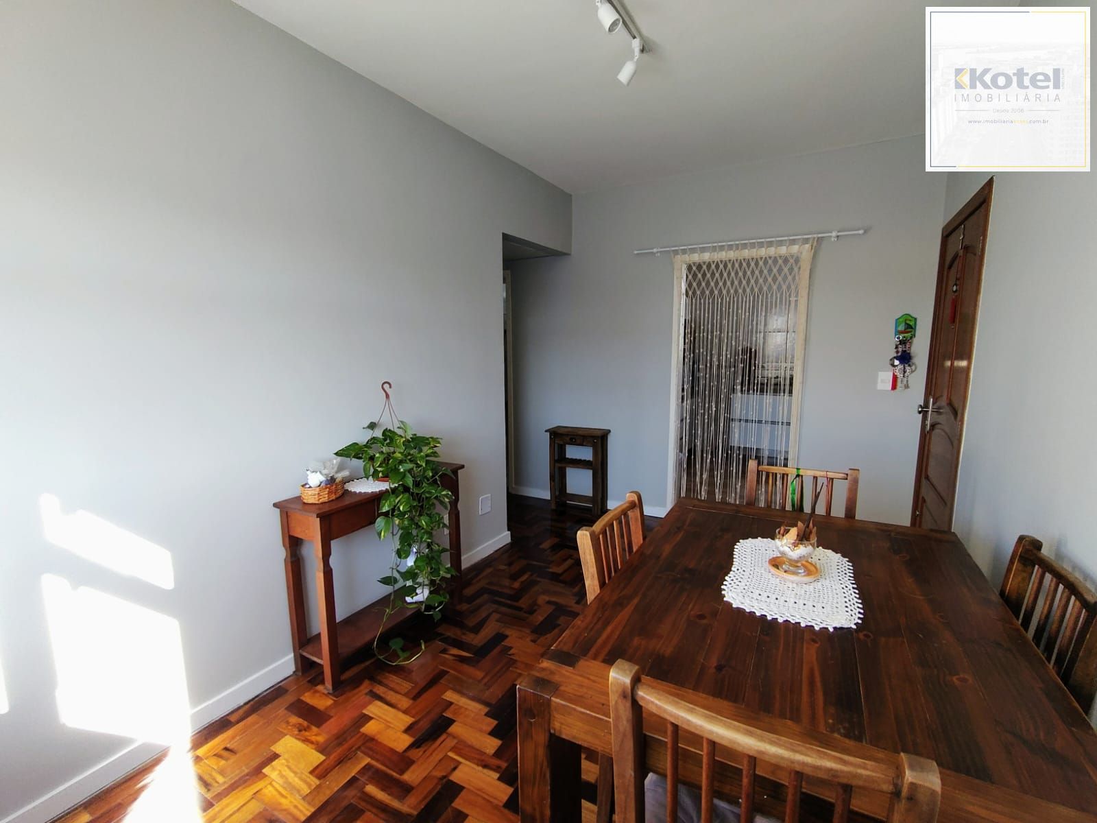 Apartamento de três quartos e uma vaga de garagem rotativa — foto 5