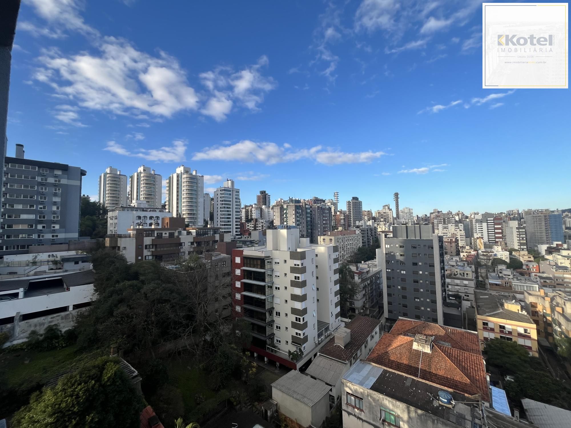 Apartamento de dois quartos, suíte e uma vaga de garagem no bairro Rio branco