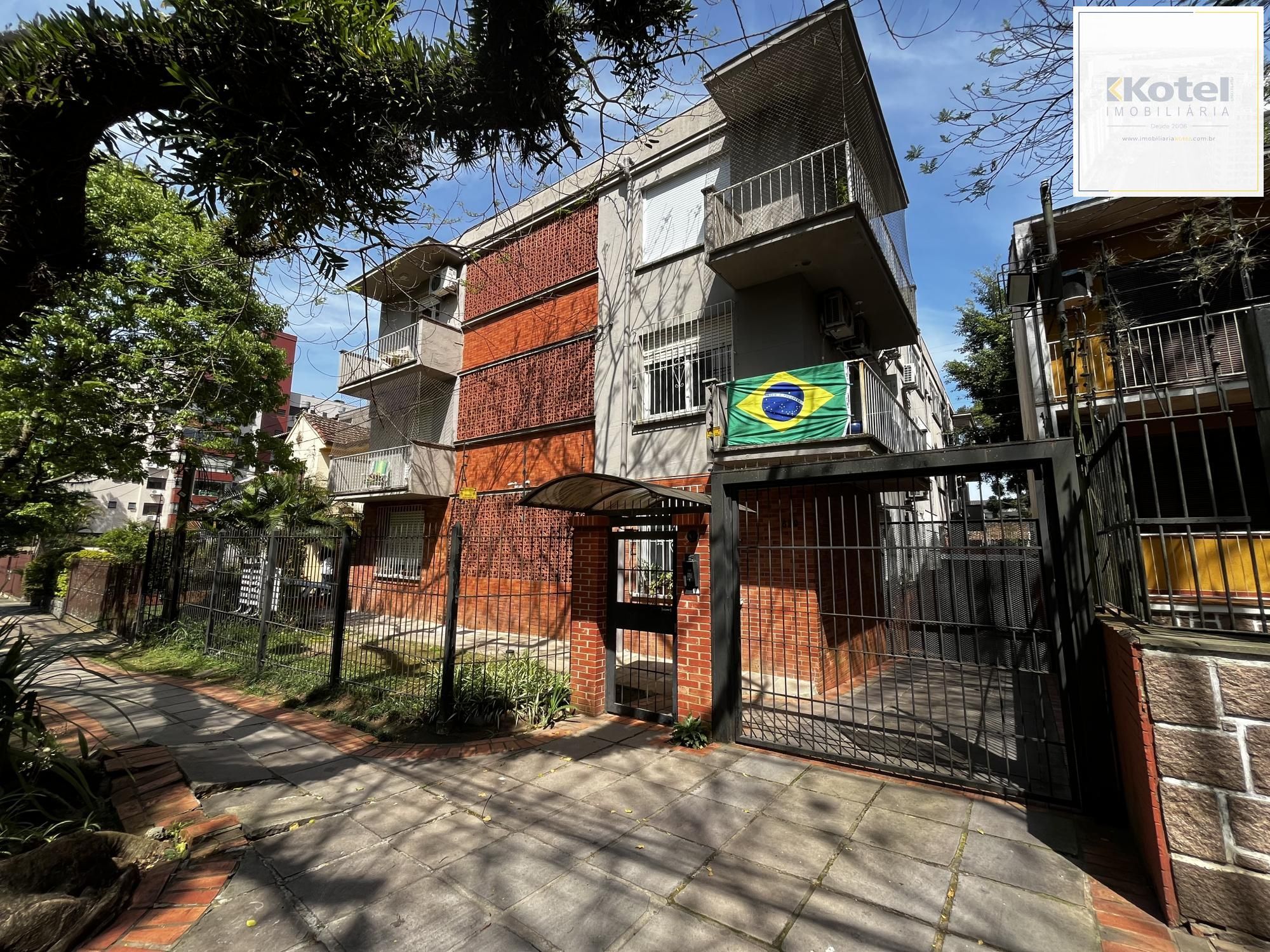 Apartamento térreo de 2 quartos e 1 vaga de garagem no bairro Petrópolis