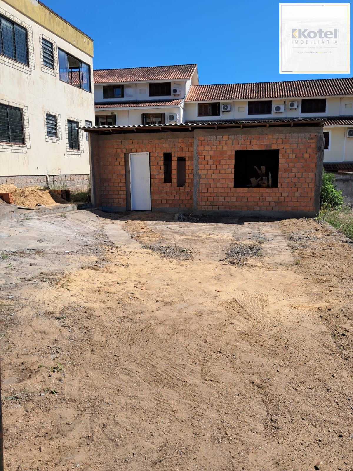 Terreno com 152,25 m² de área privativa