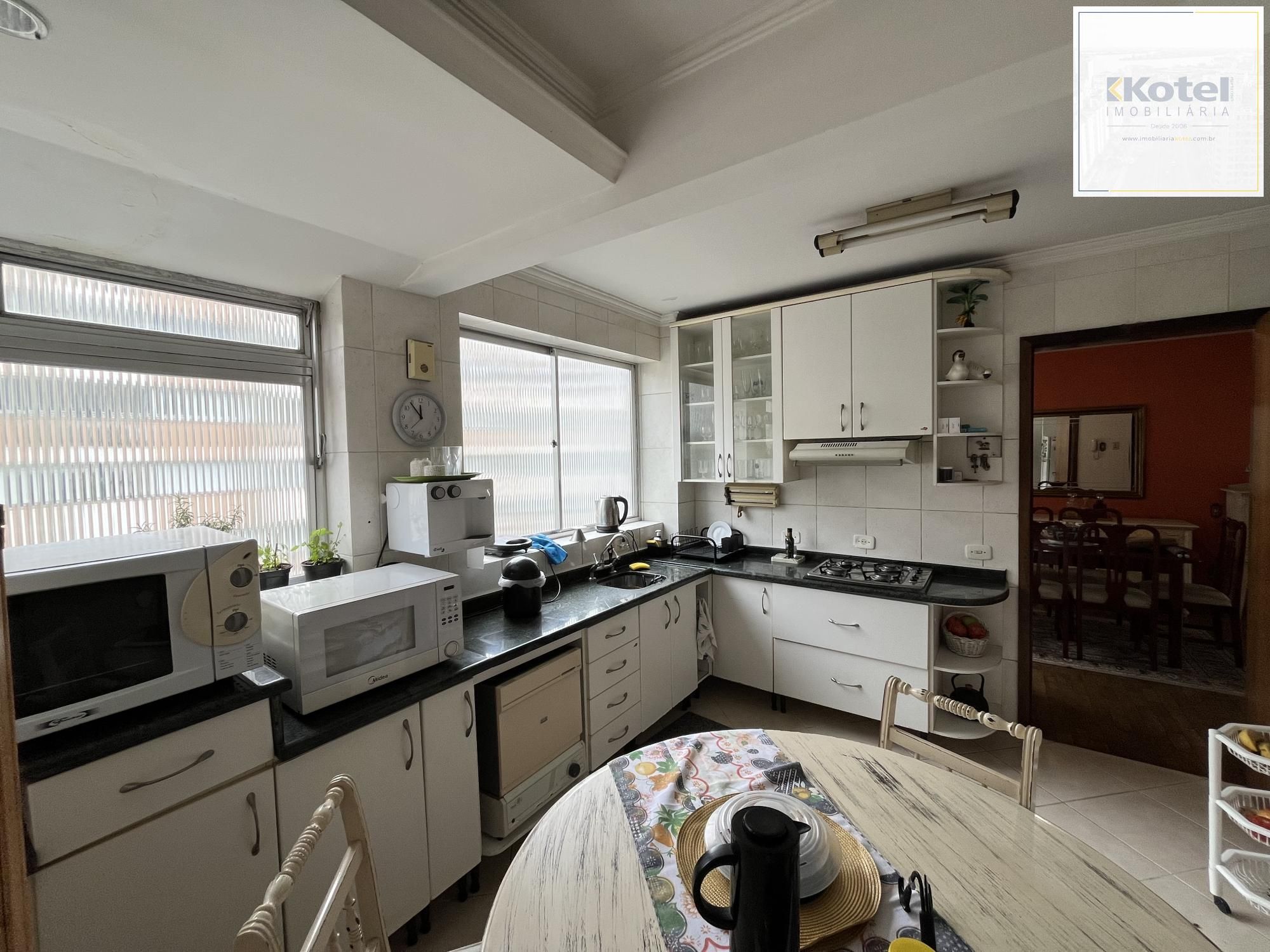 Apartamento de dois quartos com suíte no bairro Menino Deus em Porto Alegre — foto 3