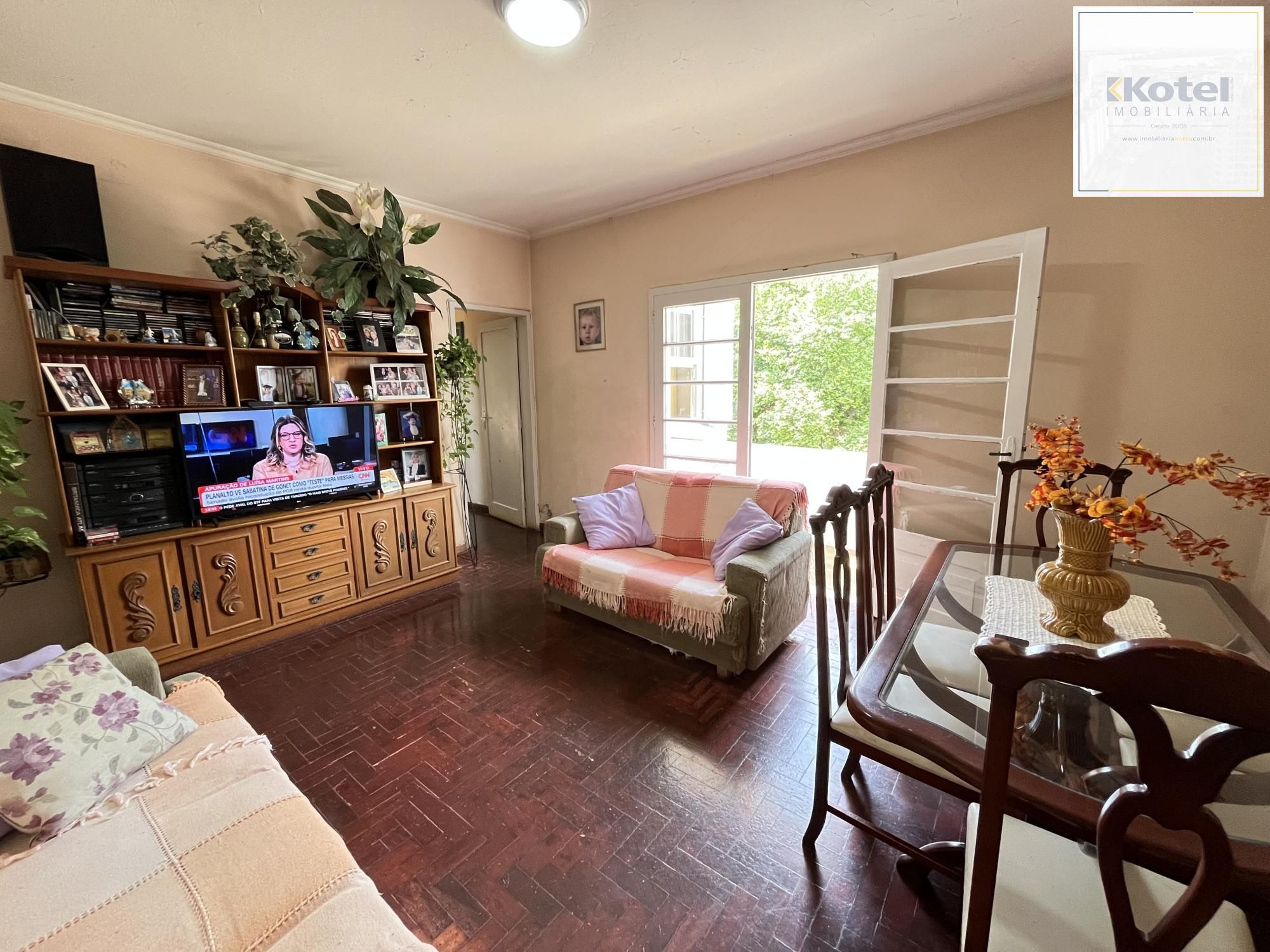 Apartamento de 3 quartos com dependência de empregada bairro Moinhos de Vento