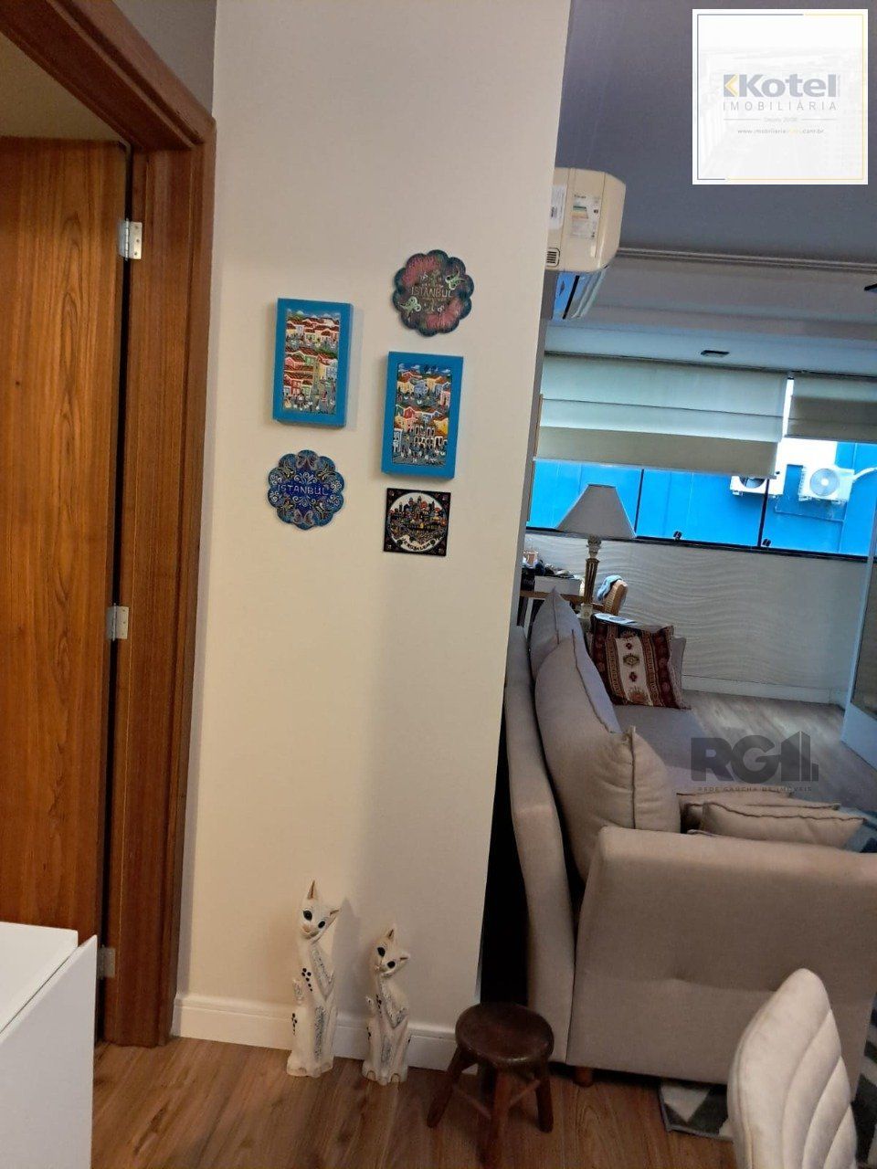 Apartamento de dois quartos, suíte e uma vaga de garagem no bairro Santana em Porto Alegre. — foto 3