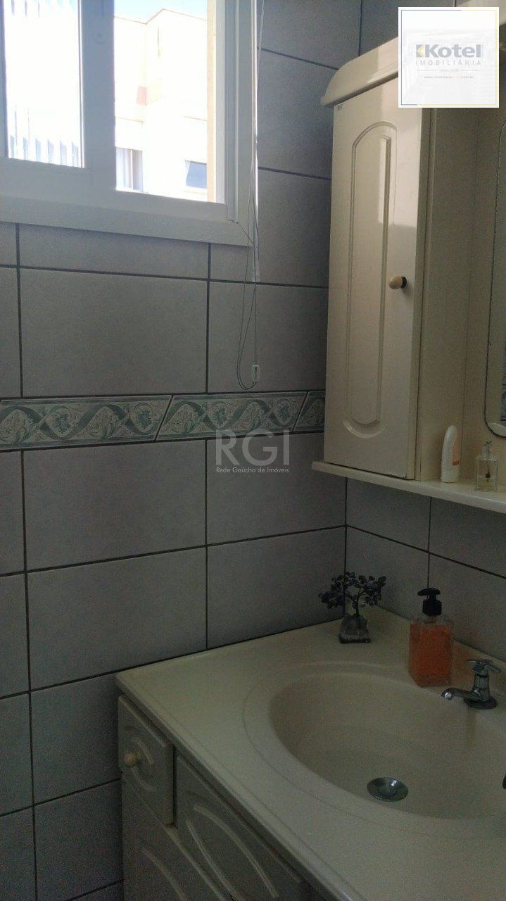 Apartamento de um dormitório no bairro Santo Antônio em Porto Alegre. — foto 2