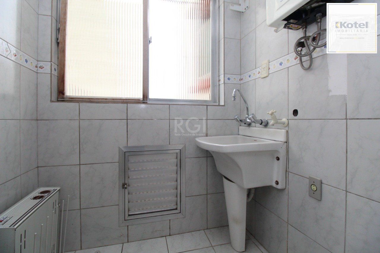 Apartamento para Venda - 61.8m², 2 dormitórios, sendo 1 suites, Cidade Baixa