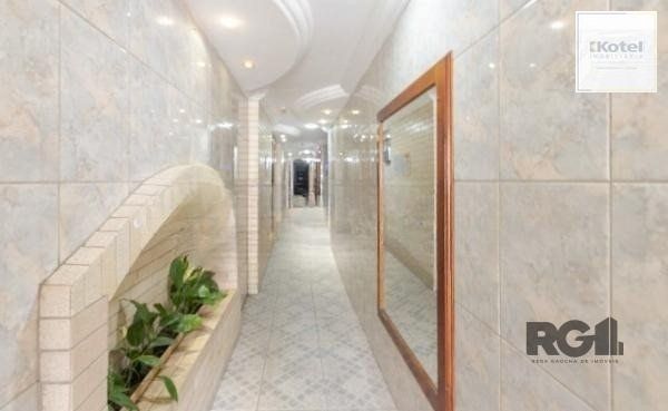 Apartamento no Centro de 2 dormitórios reformado