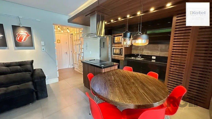 Apartamento 2 dormitórios, sendo 1 suíte, 77 m² de área privativa e 2 vaga(s) de garagem. Localizado na Rua Mario Antunes da Cunha, no bairro Petrópolis em Porto Alegre. — foto 3