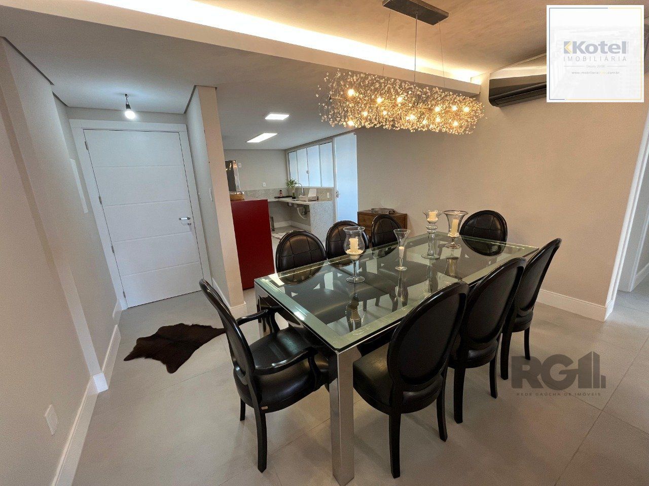 Apartamento de três quartos, suíte e uma vaga de garagem no bairro Independência em Porto Alegre. — foto 3