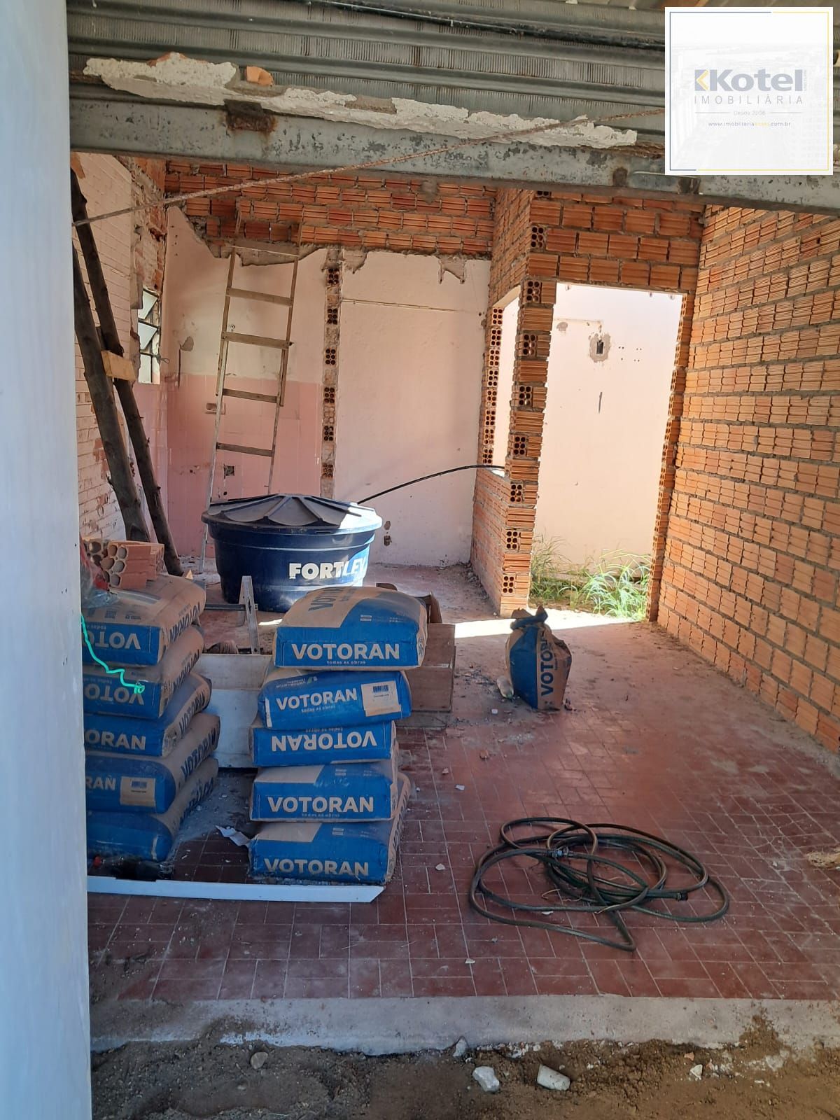 Terreno com 152,25 m² de área privativa