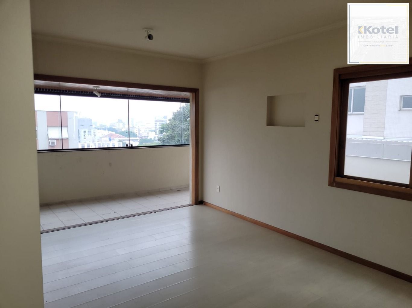 Apartamento de 3 quartos, suíte e 2 vagas de garagem no bairro Petrópolis em POA — foto 3