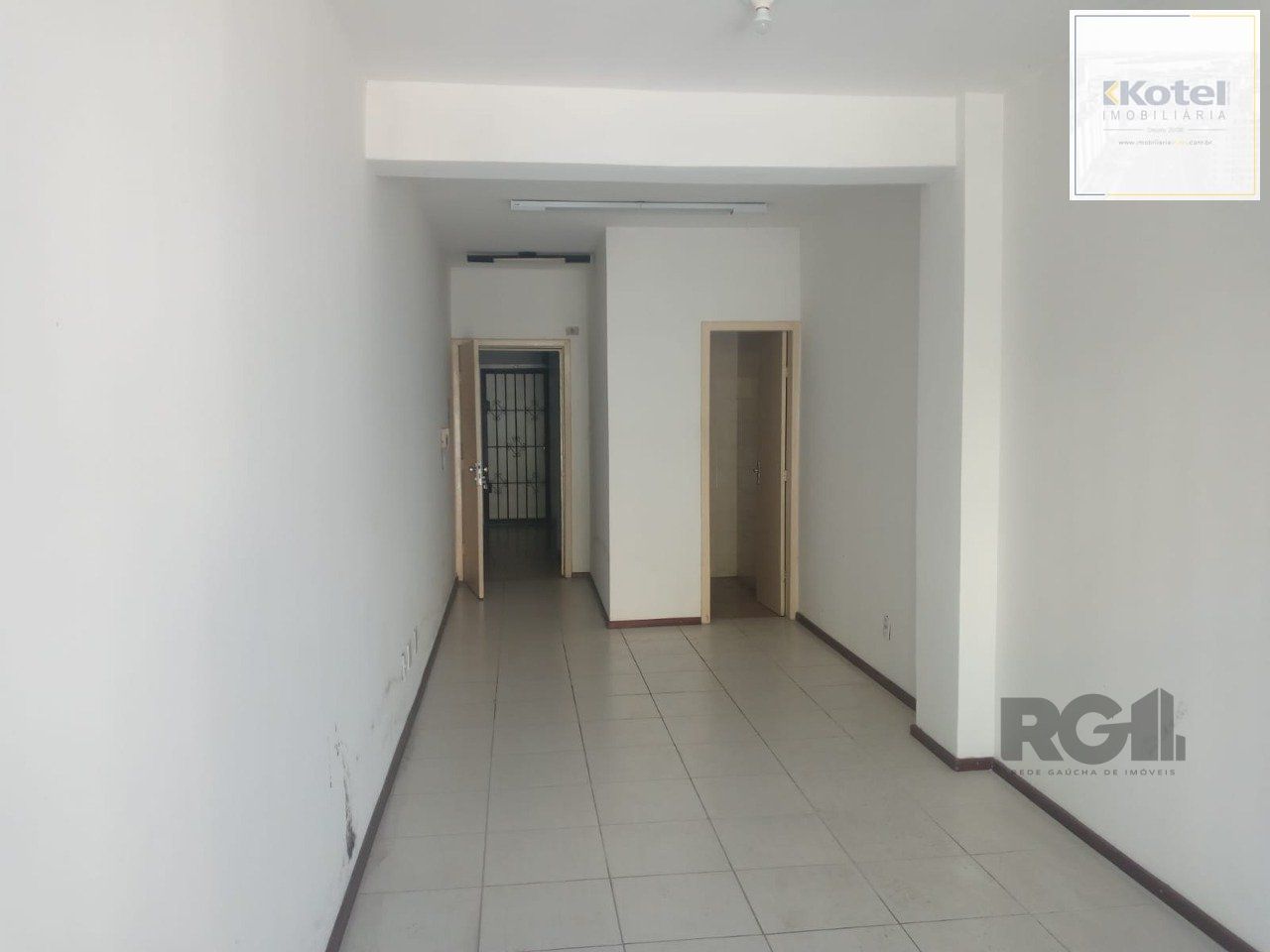 Sala Comercial à venda, 28m², Moinhos de Vento - Porto Alegre — foto 3