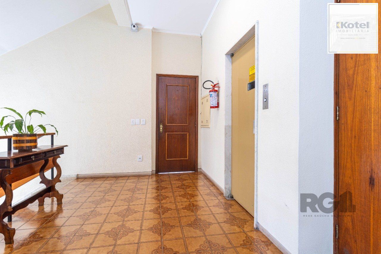 Apartamento 2 dormitórios e 2 vagas de garagem no bairro Rio Branco