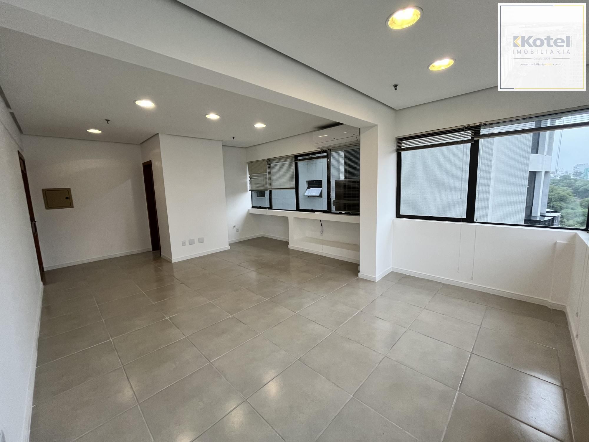 sala comercial com uma vaga de garagem no bairro Bom Fim