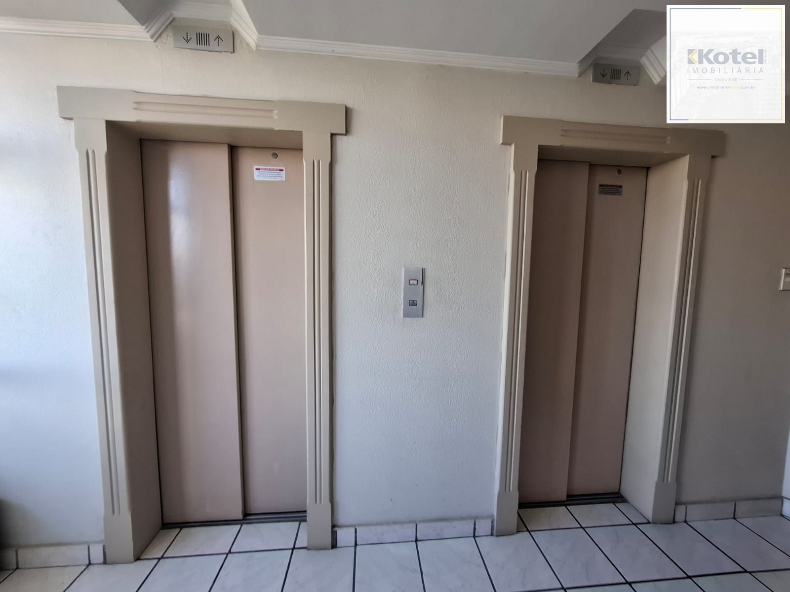 Sala comercial a venda no bairro Higienópolis em Porto Alegre