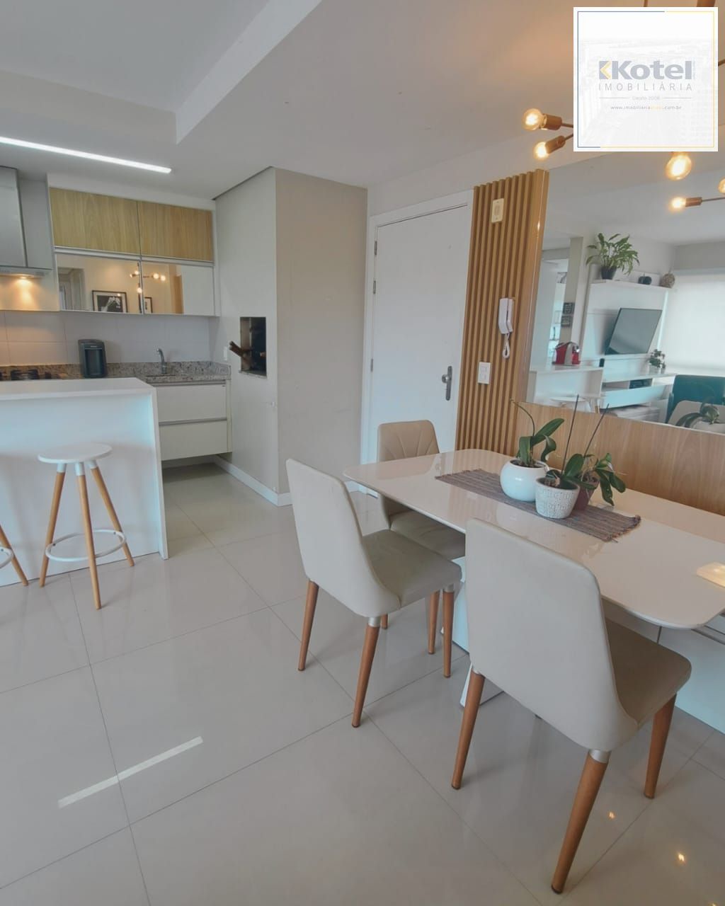 Apartamento Mobiliado com 2 Quartos e Vista Panorâmica em Porto Alegre — foto 2