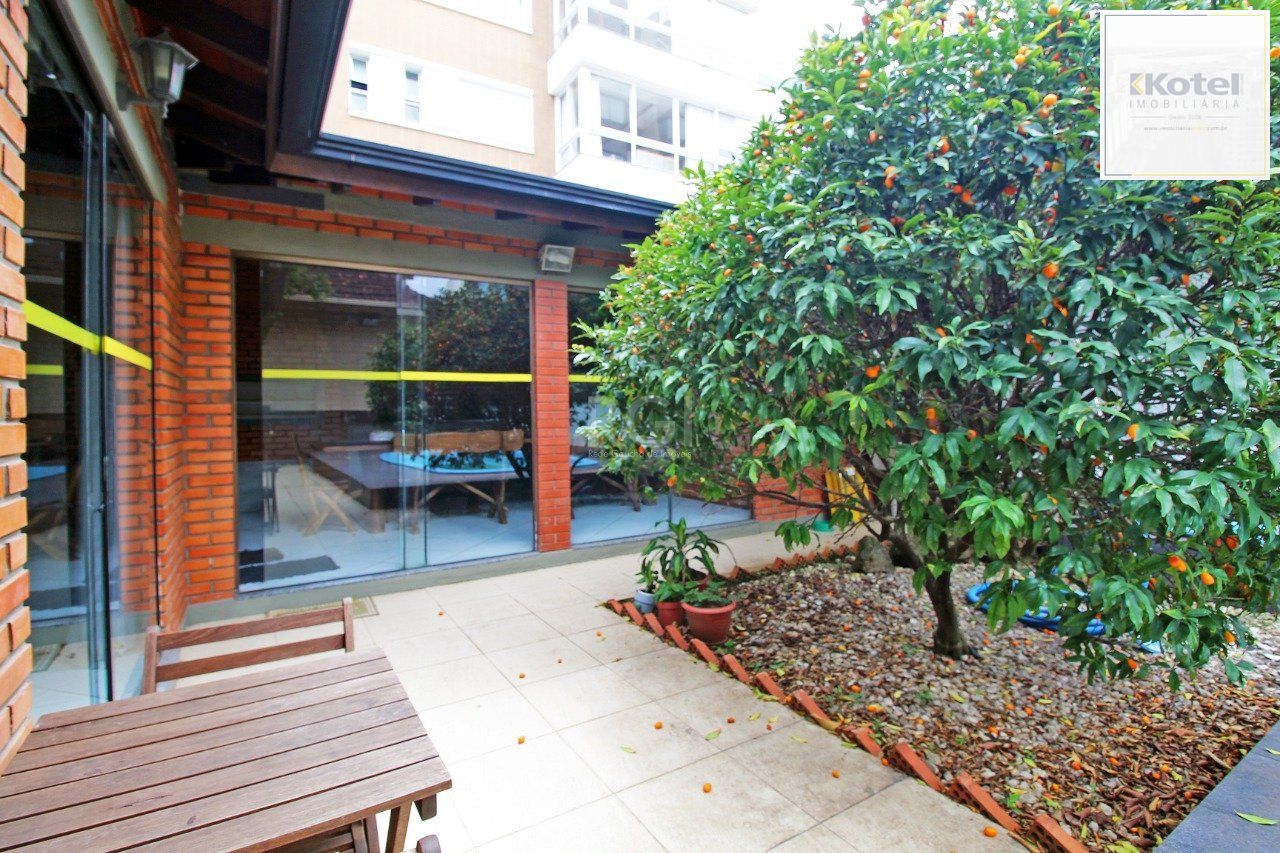 Casa para Venda - 464.5m², 3 dormitórios, sendo 1 suites, 3 vagas - Petrópolis — foto 5