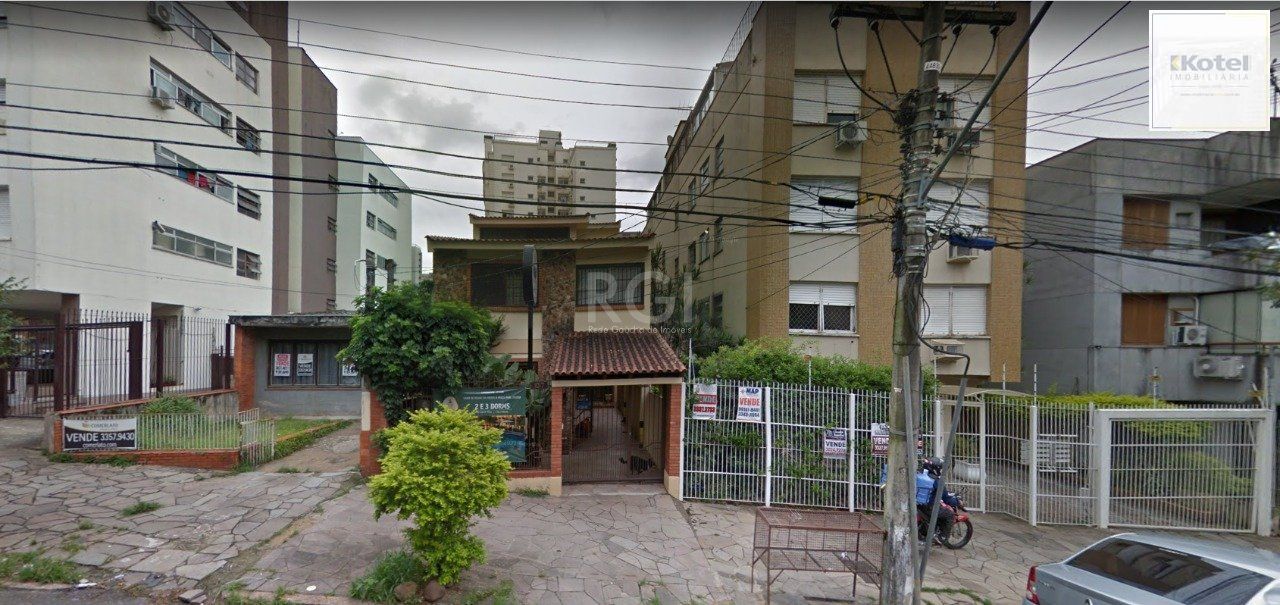 Casa para Venda - 347m², 5 dormitórios, sendo 2 suites, 3 vagas - São João