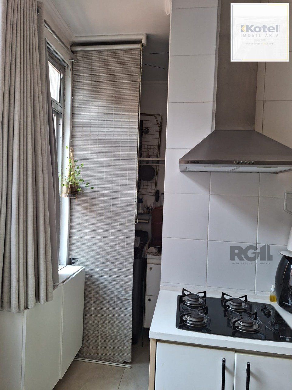 Apartamento de quatro dormitórios e uma vaga de garagem no bairro Bom Fim em Porto Alegre. — foto 5