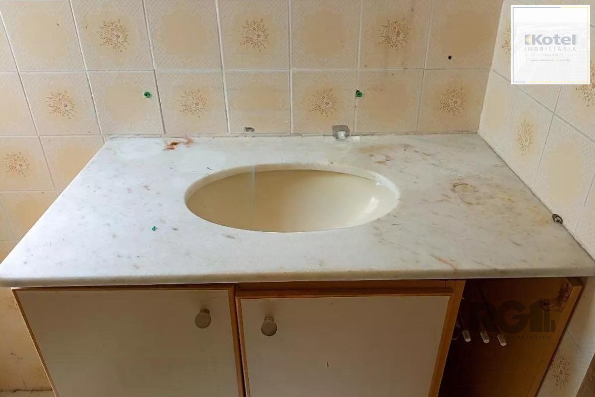 Apartamento amplo com dois dormitórios no bairro Rio Branco  em Porto Alegre.