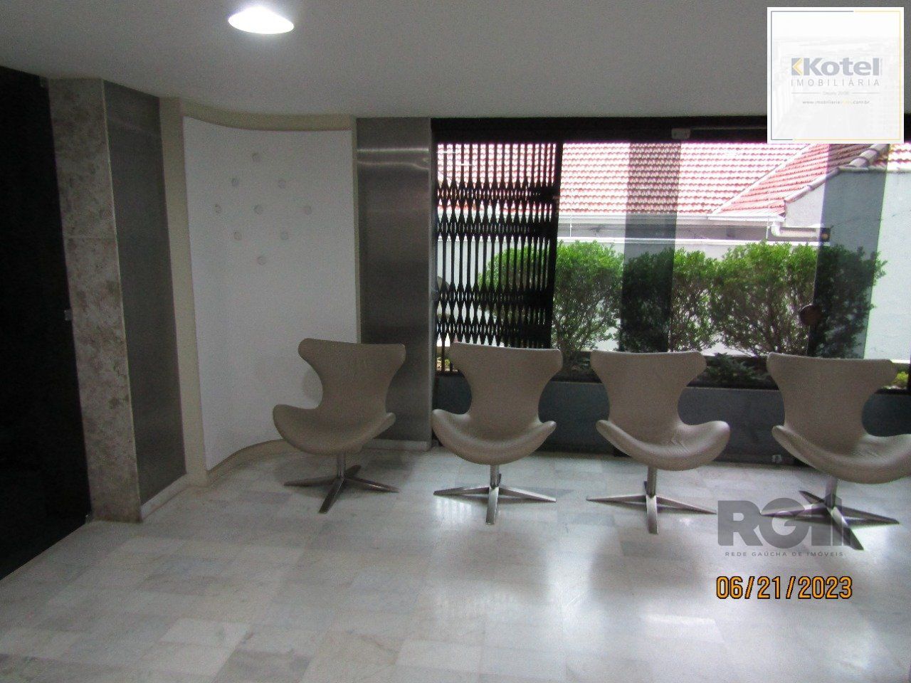 Sala comercial com 1 vaga de garagem no bairro Moinhos de Vento em Porto Alegre — foto 4