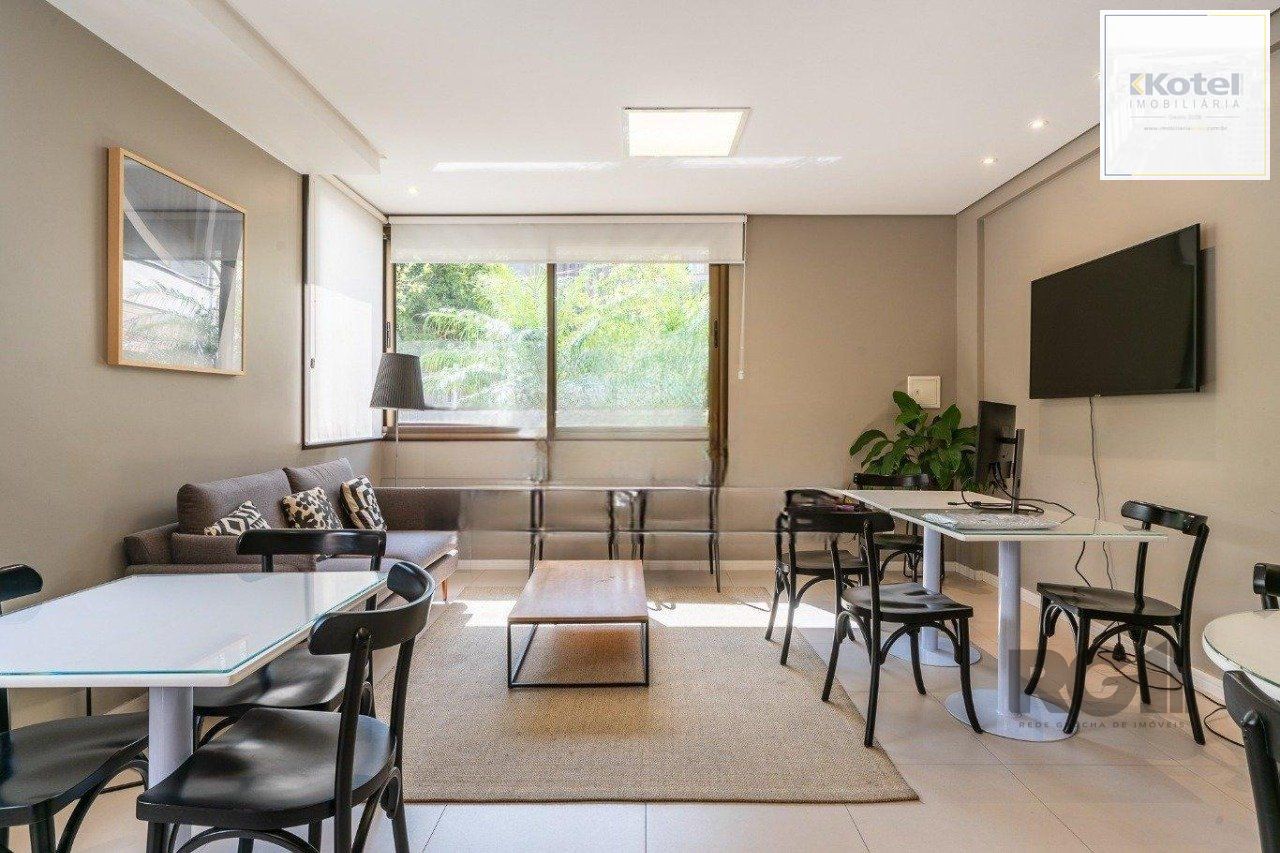 Apartamento de 2 dormitórios, com lareira e churrasqueira no bairro Petrópolis — foto 5