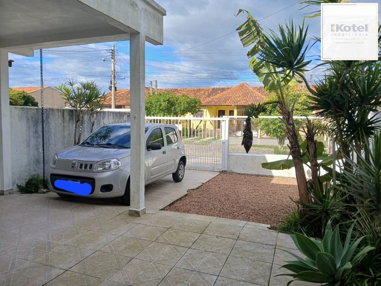 Casa de 2 dormitórios, com banheiro social, e um living em 2 ambientes, com banheiro Social, e cozinha com área de serviço, mais um patio pra 3 carros, e uma piscina nos fundos... — foto 2