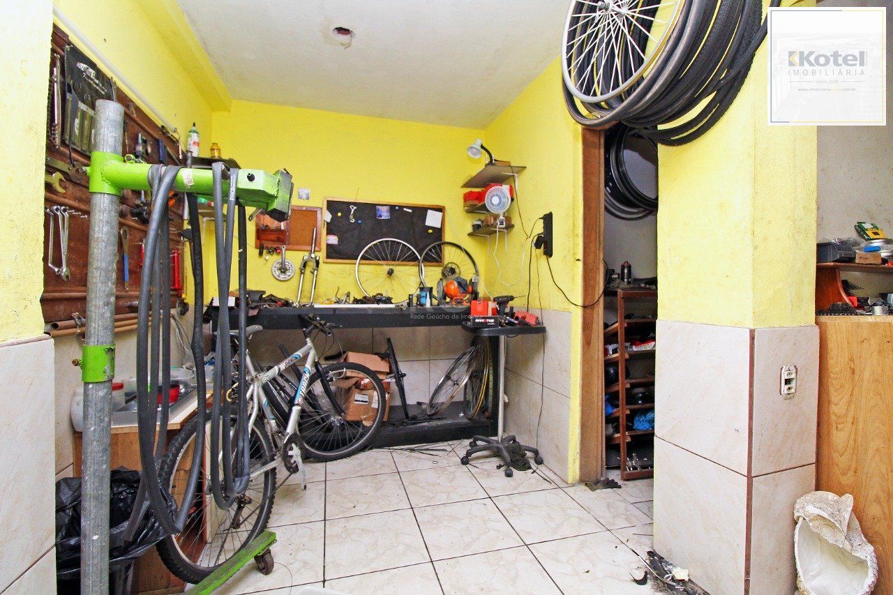 Casa para Venda - 85m², 2 dormitórios, 1 vaga - Cidade Baixa