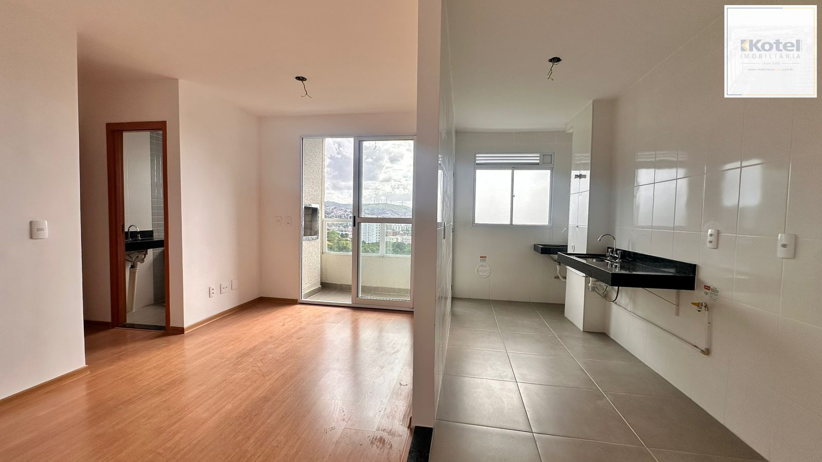 Apartamento Novo de dois dormitorios e duas vagas
