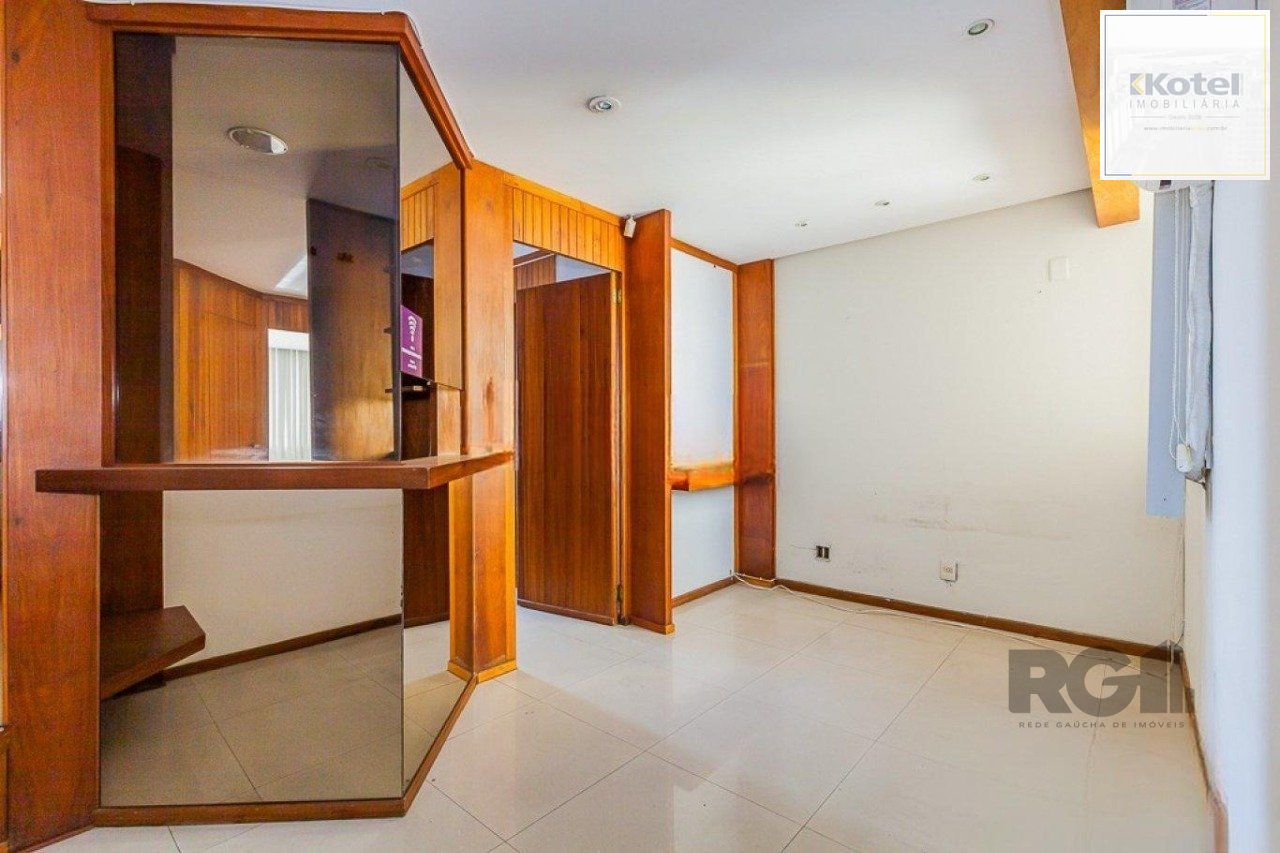 Excelente sala comercial localizada em frente à Santa Casa, em ponto estratégico da cidade. O imóvel conta com piso em cerâmica de alta qualidade, forro com luminárias embutidas, além de ar-condiciona — foto 3