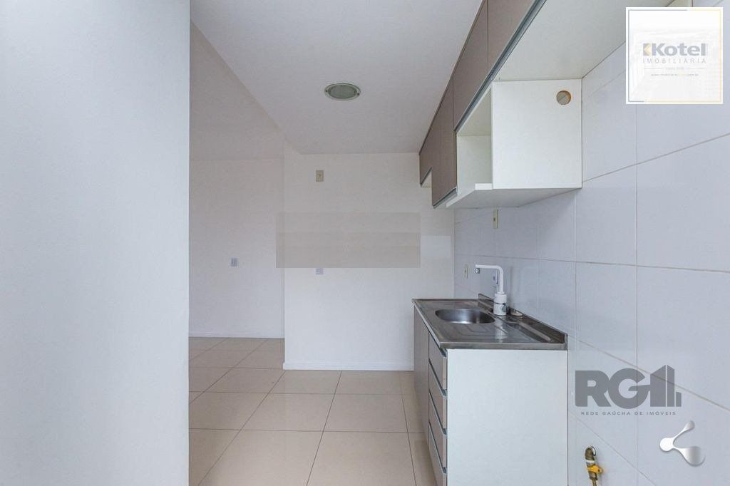 Apartamento 2 dormitórios, sendo 1 suíte, 69 m² de área privativa e 1 vaga(s) de garagem. Localizado na Rua/Av. Dom Claudio Jose Goncalves Ponce De Leao, no bairro Vila Ipiranga em Porto Alegre. — foto 4