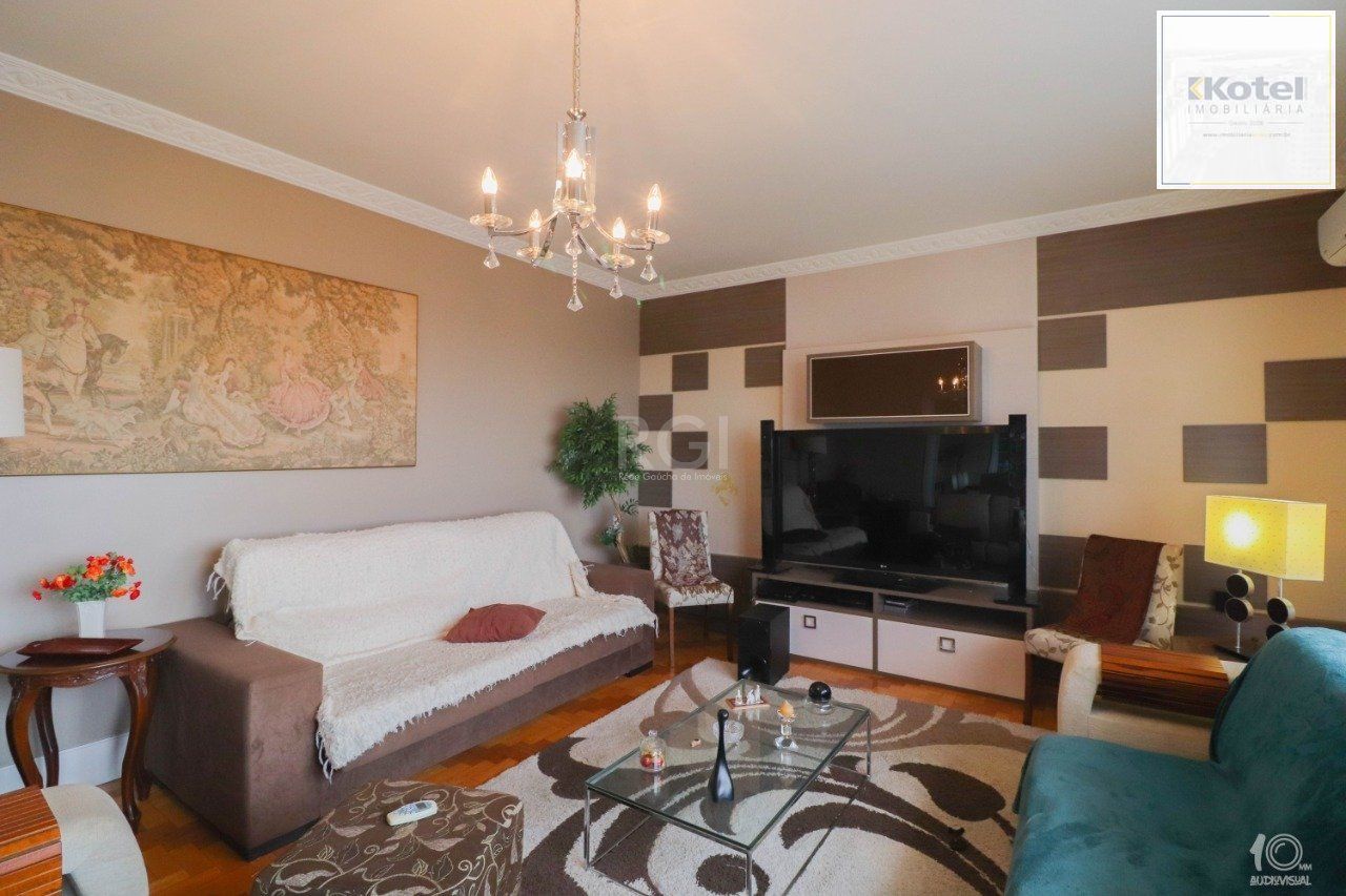 Apartamento á venda com 3 dormitórios com 1 suíte com sacada + 2 sacadas na sala e living, 233,85M²  e 1 vaga de garagem escriturada e coberta, no Bairro Independência em Porto Alegre. — foto 3