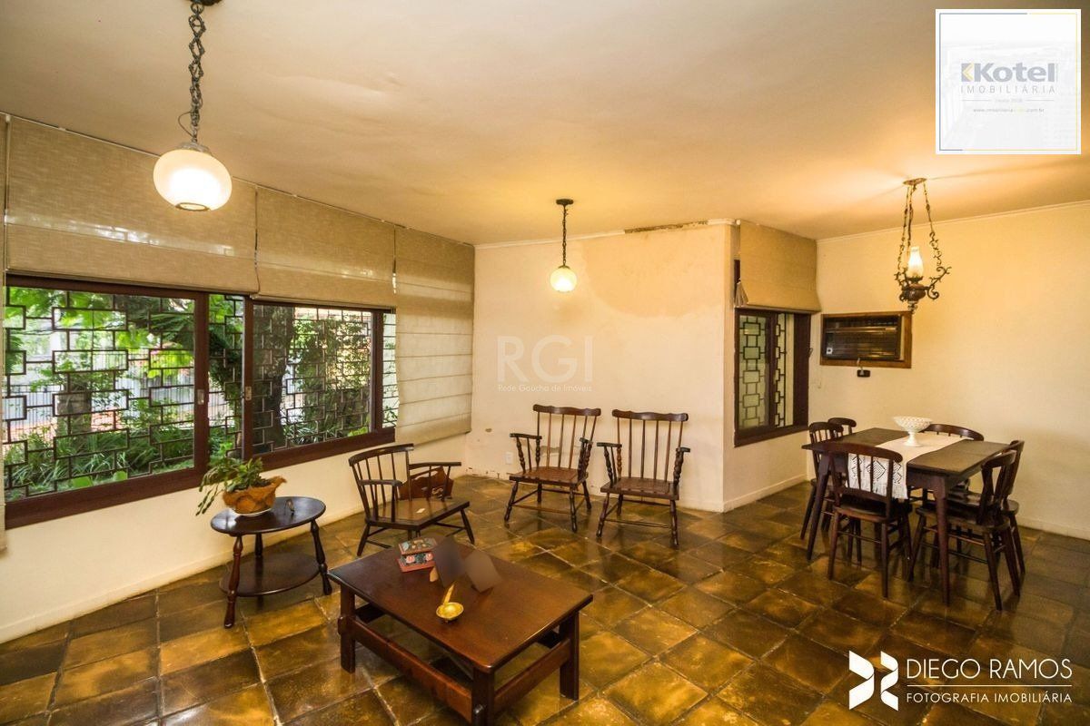 Casa para Venda - 168m², 4 dormitórios, sendo 1 suites, 3 vagas - Menino Deus — foto 2
