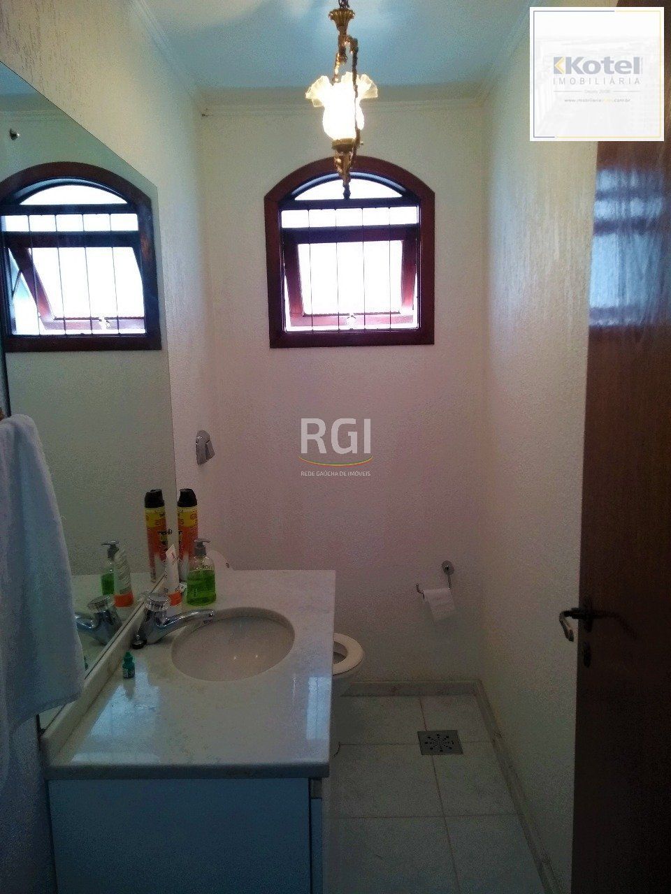 Casa para Venda - 175m², 4 dormitórios, sendo 2 suites, 2 vagas - Santa Cecília