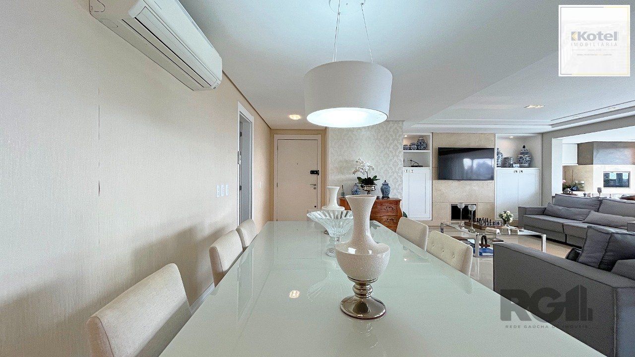 Apartamento semi-mobiliado de três dormitórios, três suítes, sendo a master com banheira, gabinete ou quarto dormitório, dependência completa de empregada e três vagas de garagem no Condomínio Rossi I — foto 2