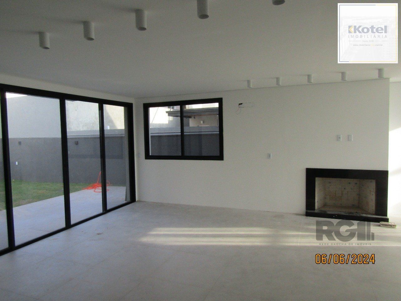 Casa de Condomínio 3 quartos à venda, 240m², São Lucas - Viamão