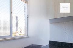 1 dormitório sem vaga, com móveis planejados no quarto, cozinha e banheiro