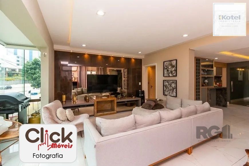 Apartamento 4 dormitórios, sendo 1 suíte, 193 m² de área privativa e 2 vaga(s) de garagem. Localizado na Rua/Av. Carlos Gomes, no bairro Auxiliadora em Porto Alegre. — foto 2