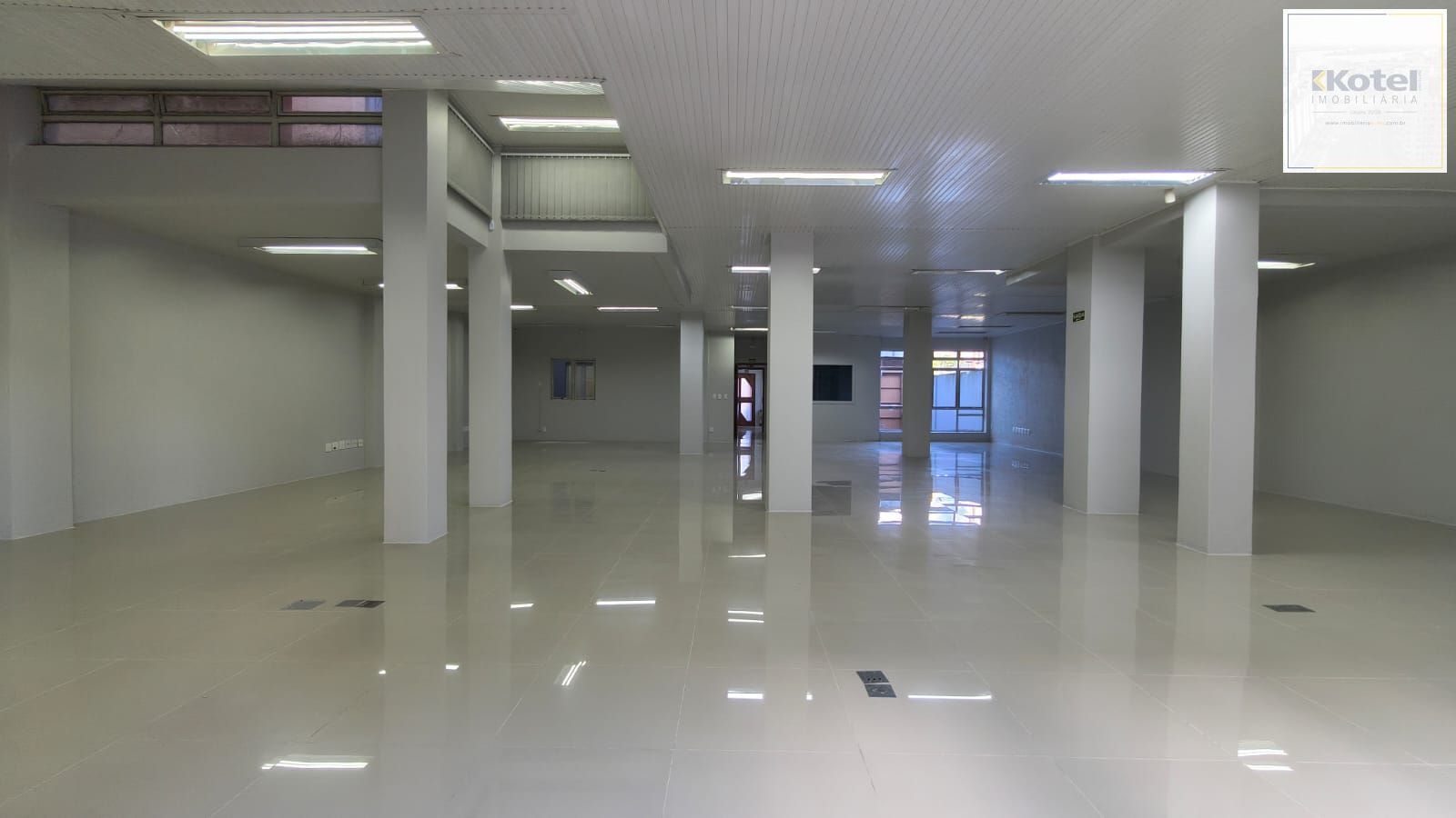 Sala comercial B. Hamb. Velho., Novo Hamburgo. 326,28 M2 privativos  e 4 Vagas