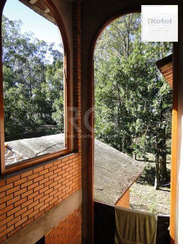 Casa Condominio para Venda - 480m², 3 dormitórios, sendo 2 suites, 2 vagas - Elsa