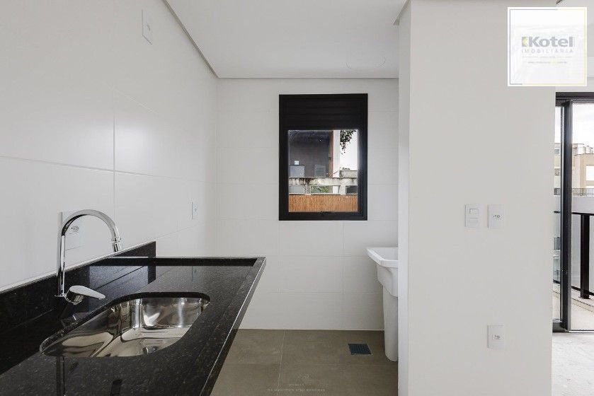 Excelente Apartamento semimobiliado de 71 m² privativos no Bairro Petrópolis. — foto 4