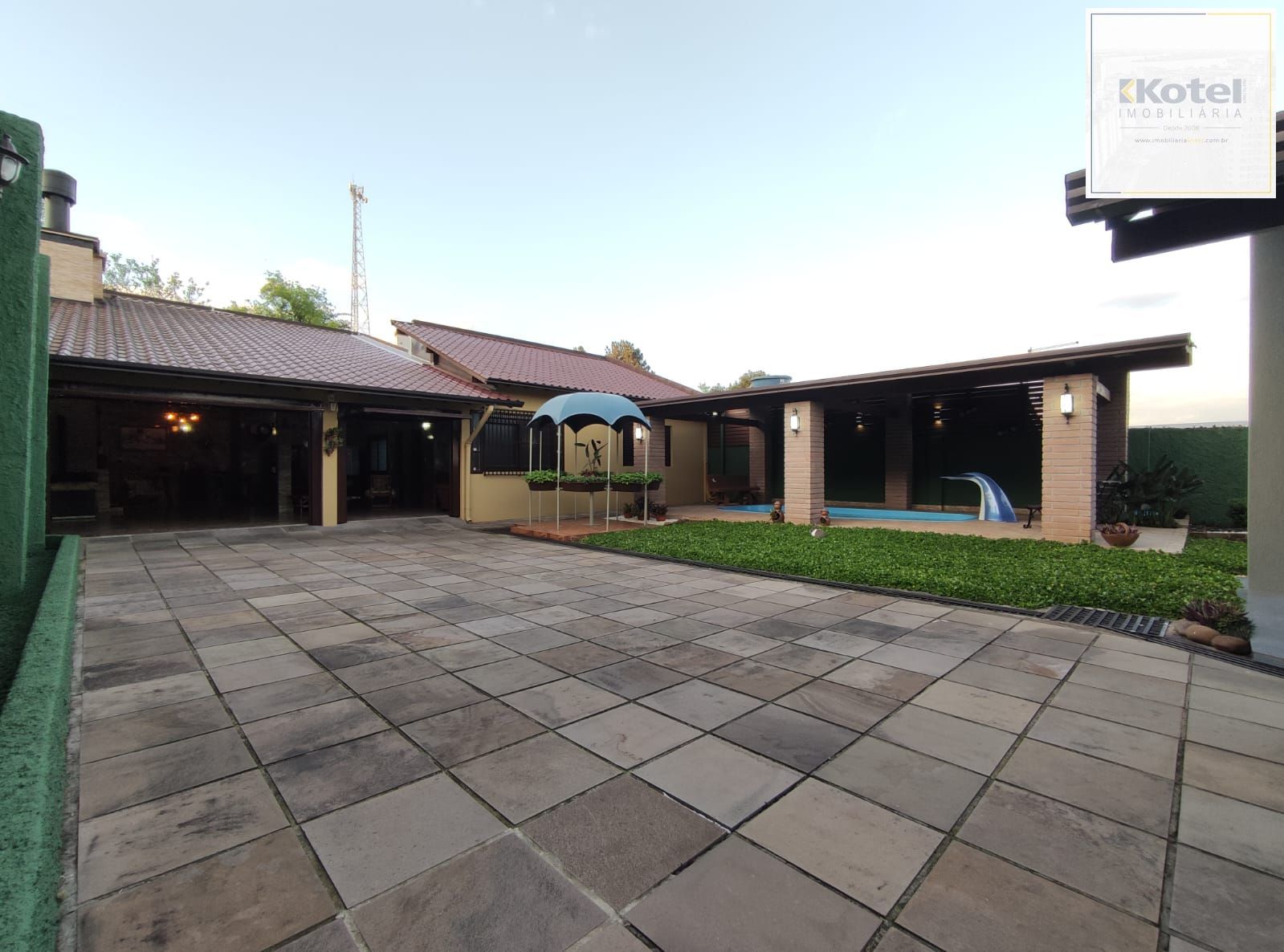 Casa Plana 3 quartos (1 suíte) churrasqueira e piscina coberta, Novo Hamburgo. — foto 2