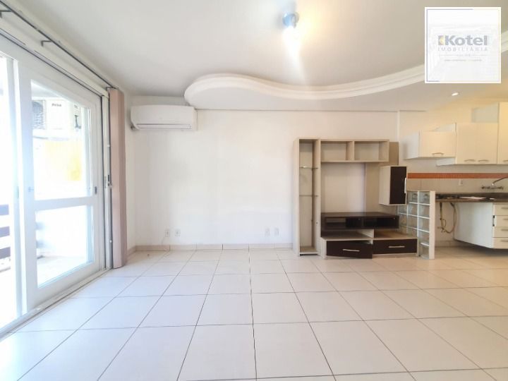Apartamento de 2 dormitórios no bairro Azenha para comprar — foto 3