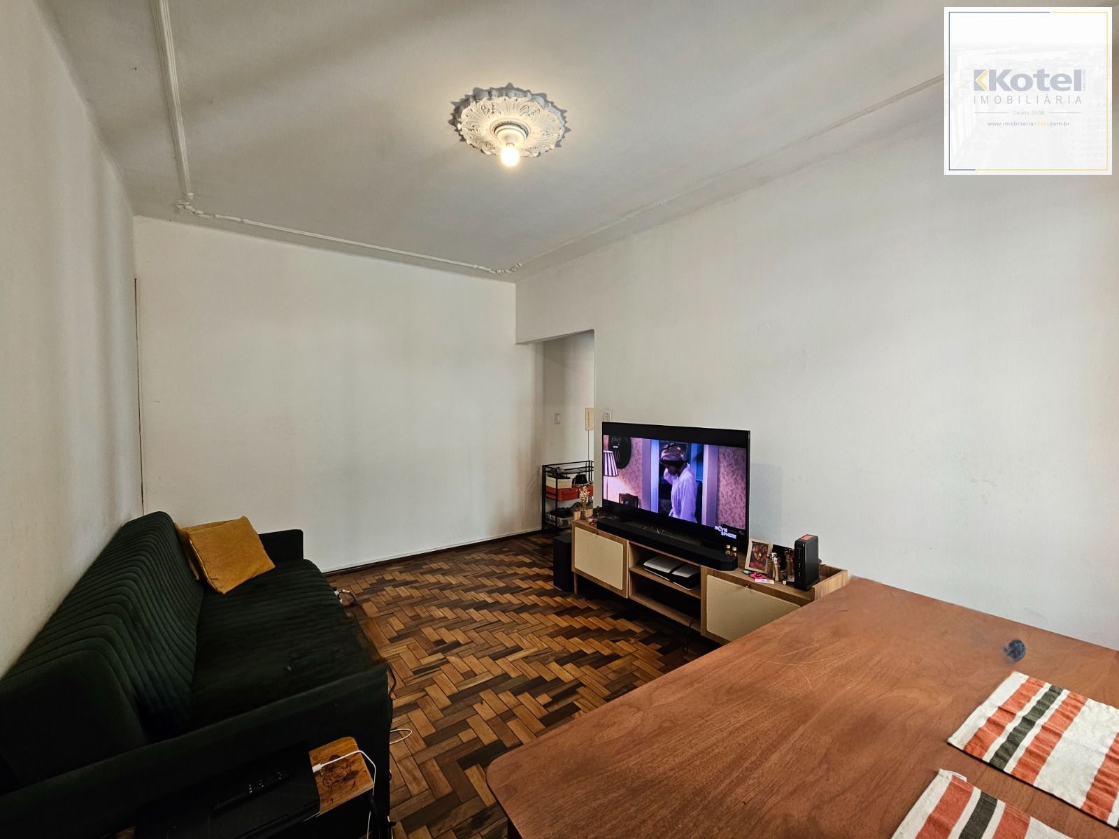 Apartamento 3 dormitórios com sacada na Cristóvão