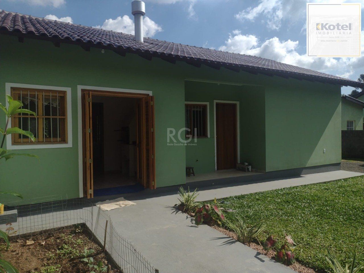 Sítio 2 dormitórios, 1 suíte, vaga garagem, Bairro Sítio Ipiranga