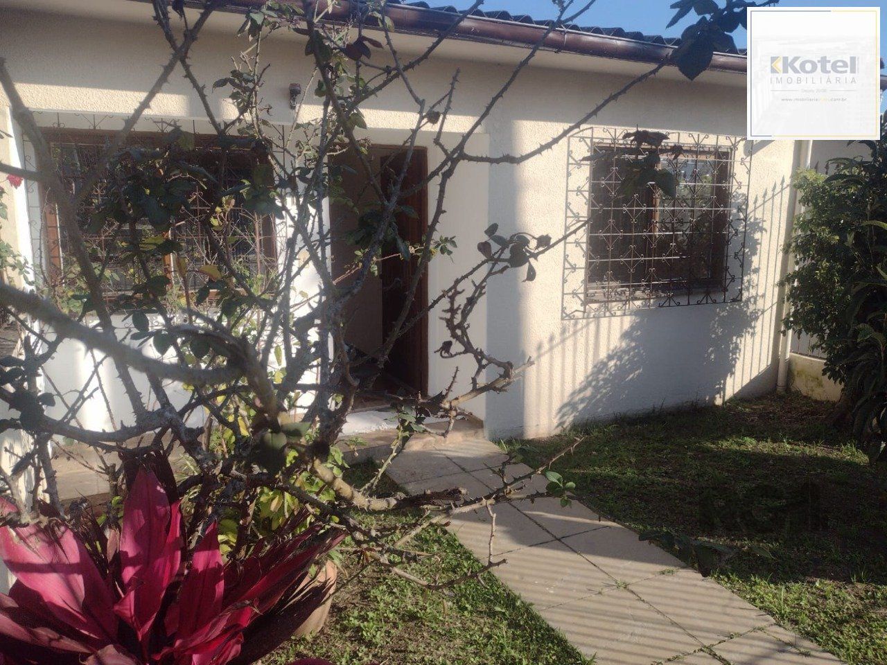 Casa 2 dormitórios, 1 vaga, Bairro Vila Cachoeirinha