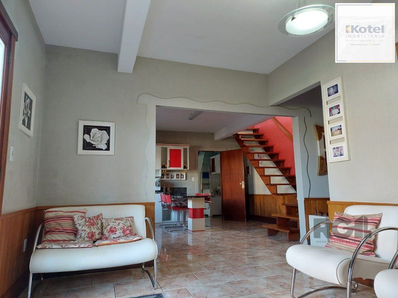 Casa sobrado, 2 dormitórios, 1 suíte, vaga de garagem, Bairro Pq da Matriz