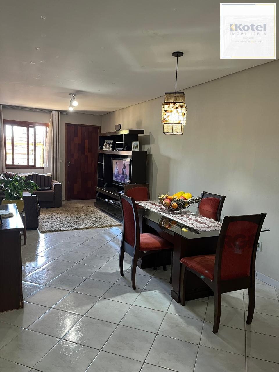 Apartamento térreo, 2 dormitórios, 1 suíte, 2 vagas, Bairro Vista Alegre